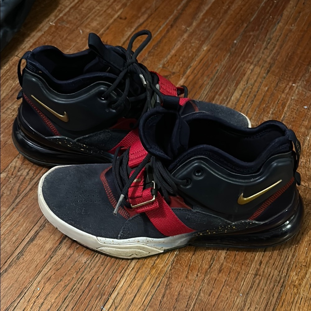 Nike Men's Air Force 270 Athletic Shoes